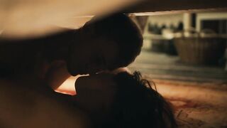 Naemi Florez, Amy Benkenstein sexy - Das Haus der Träume  (2022) s01e01-04