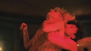 Naemi Florez, Amy Benkenstein sexy - Das Haus der Träume  (2022) s01e01-04