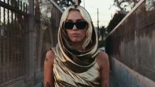 Miley Cyrus sexy - Flowers (2023)