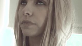 Meghan Oberholzer, Genesis Canda nude - Iris (2020)