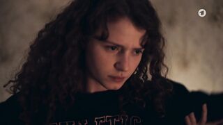 Nadja Sabersky sexy - Freund oder Feind. Ein Krimi aus Passau (2020) moment of a deep search of the actress