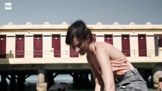 Simona Malato nude and other - Le sorelle Macaluso (2020) Full Frontal Bathroom Scene