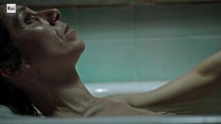 Simona Malato nude and other - Le sorelle Macaluso (2020) Full Frontal Bathroom Scene