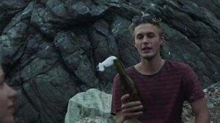 Caroline Hartig, Lena Klenke nude - Blackout (2021) s01-e03