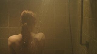 Katharina Schüttler nackte - Die Zukunft ist ein einsamer Ort (2021)