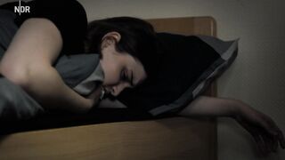 Lisa Vicari naked - Am Ende der Worte (2021)