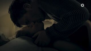 Marlene Morreis nackte -Der Dänemark-Krimi Rauhnächte (2021)