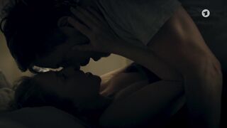 Marlene Morreis nackte -Der Dänemark-Krimi Rauhnächte (2021)