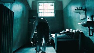 Svenja Jung naked- Fly (2021)