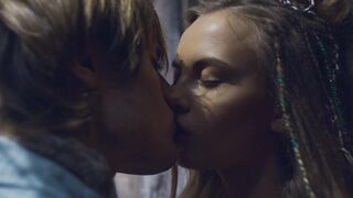 Aleksandra Dolya - Chetvertaya stena (2019) Sexy Movie Scene