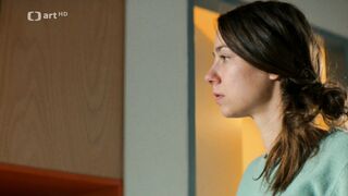 Julie Spackova - Vymenila jsem si smenu (2019) Sexy Movie Scene