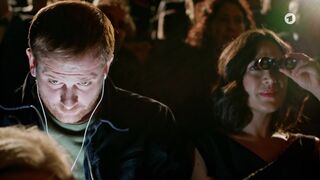 Mona Pirzad, Nadja Bobyleva - Käthe und ich s01e01 (2019) Naked Movie Scene