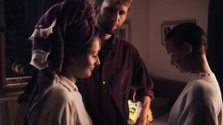 Pauline Werner, Anouk Elias - Tage im August (2019) Nude Movie Scene