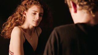 Sixtine Gignoux sexy - Mona et d'autres (2019) Nude Movie Scene