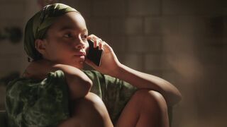 Emily Alyn Lind, Whitney Peak– Gossip Girl s01e01 (2021) Nude Video