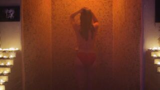 Eva Habermann, Caroline Hartig, Lilly Liefers, Emma Schweiger - Die wahre Schönheit (2021) Hot Video