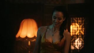 Nathalie Emmanuel, Stephanie Corneliussen - The Invitation (2022) Nude Scene from the movie