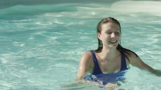 Marie Carrour hot - Les Vagues (2018) Bikini Scenes