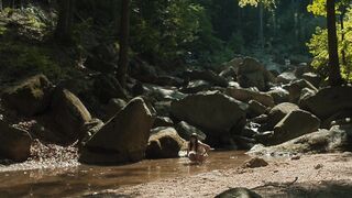 Emilie Neumeister sexy - Uzly a pomerance (2019) Hot Scene