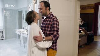 Helen Woigk, Rebecca Rudolph - Hüftkreisen mit Nancy (2019) Nude Actrees