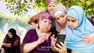 Andrea Sawatzki, Maria Happel - Freibad (2022) Sexy Scene