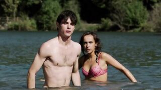 Laura Moray sexy, Megan Montaner, Carla Díaz - The Hunt (2020) s01e05-07 Hot Bikini Scenes