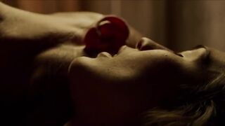 Laura Moray sexy, Megan Montaner, Carla Díaz - The Hunt (2020) s01e05-07 Hot Bikini Scenes