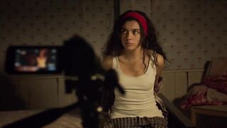 Laura Moray sexy, Megan Montaner, Carla Díaz - The Hunt (2020) s01e05-07 Hot Bikini Scenes