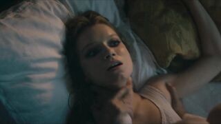 Julie De Bona - Les Combattantes s01e01-03 (2022) Topless Scene from the movie