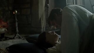 Emma Mackey topless - Emily (2022) Nufity & Sex Scenes