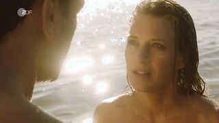 Eva-Maria Grein von Friedl, Liza Tzschirner hot - Inga Lindström (2022)s19e05