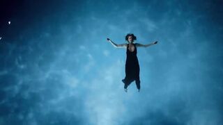 Rosanne Mulholland, Simone Iliescu - Liz's Wait (2022) hot scene