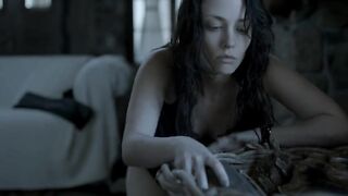 Rosanne Mulholland, Simone Iliescu - Liz's Wait (2022) hot scene