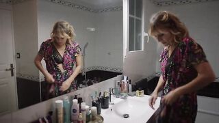 Julie de Bona, Caterina Murino -La Maison d'en face s01e02-04 (2022) hot sex scene from the movie