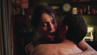 Julie de Bona, Caterina Murino -La Maison d'en face s01e02-04 (2022) hot sex scene from the movie