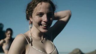 Mireia Oriol, Milena Smit, Claudia Roset topless - The Girl in the Mirror s01e05-09 (2022) nudity and scenes