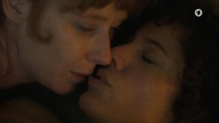Jasmin Gerat, Sarah Bauerett nude - Der Kroatien-Krimi s07e02 (2023) hot lesbian scenes