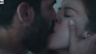 Laura Adriani - Resta con me s01e05 (2023) sexy videos