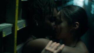 Tracy Gotoas, Lola Le Lann sexy - Ganglands s02e01e05 (2023) hot lesbian