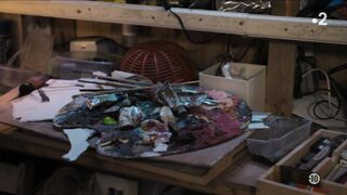 Nadia Fares sexy - Les Siffleurs s01 (2023) hot scenes