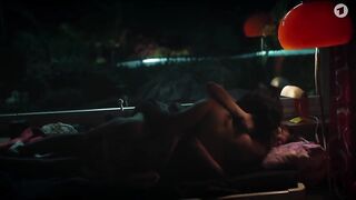 Hanna Plab nude, Vanessa Loibl, Maike Elena Schmidt, Katja Riemann topless - Unsere wunderbaren Jahre s02e03-06 (2023) hot nude & sex scene