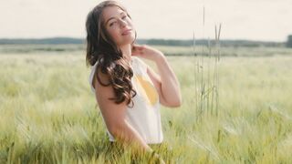 Elisa Plüss, Henriette Confurius, Judith van der Werff nackte - Ich Ich Ich (2021) hottest video