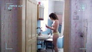 Henrietta Rauth, Susi Stach nakcte - Der Schutzengel (2021) Topless