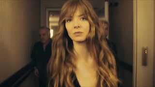 Pheline Roggan, Sandra Hüller sexy - Das schwarze Quadrat (2021) hot episode