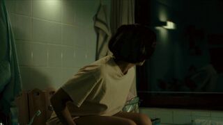 Ioana Iacob nackte - Wir könnten genauso gut tot sein (2022) nudity video