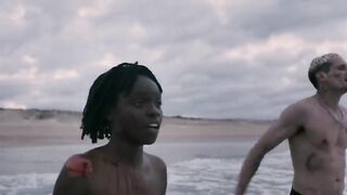 Tracy Gotoas - Du crépitement sous les néons (2022) great scenes