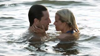 Jördis Richter, Finja Martens sexy - Inga Lindström s12e03 (2015) hot movie scenes