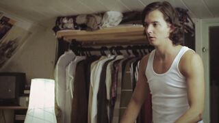 Petra Vartapetján topless - Feketerigó (2015) erotic episode