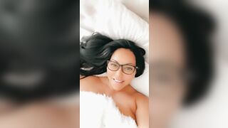 I’m online! Message me on OnlyFans: THEONLYKIARAMIA