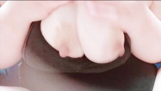 G bowl gets thrilled and jacks while suppressing the voice that seems to be heard in the neighbo